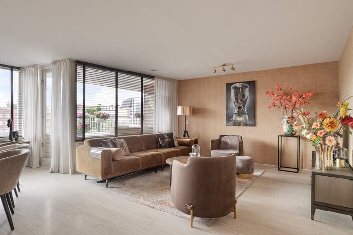 Photo 13 of Voorburgstraat 244