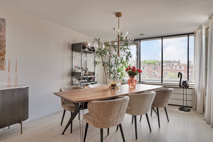 Photo 16 of Voorburgstraat 244