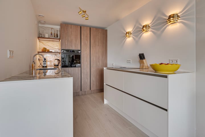 Photo 20 of Voorburgstraat 244