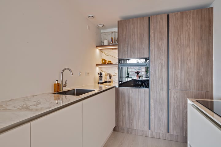 Photo 21 of Voorburgstraat 244