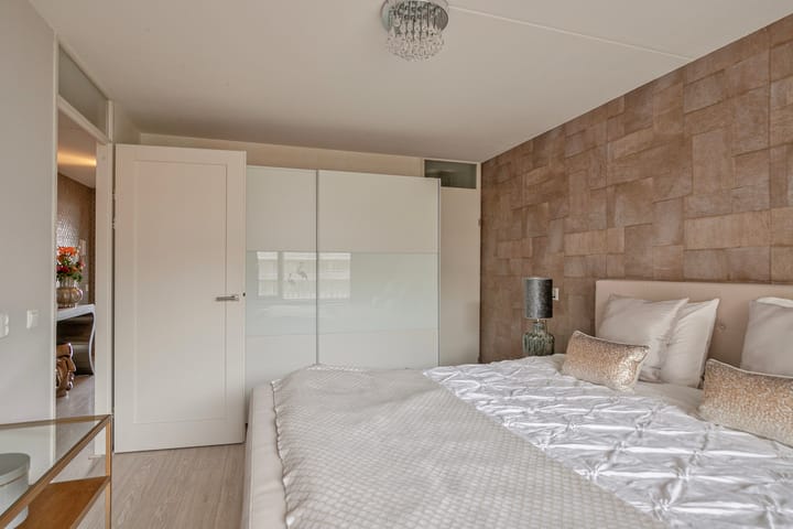 Photo 24 of Voorburgstraat 244