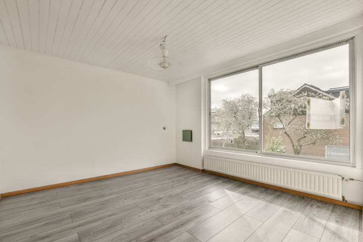 Photo 12 of Else Mauhsstraat 4