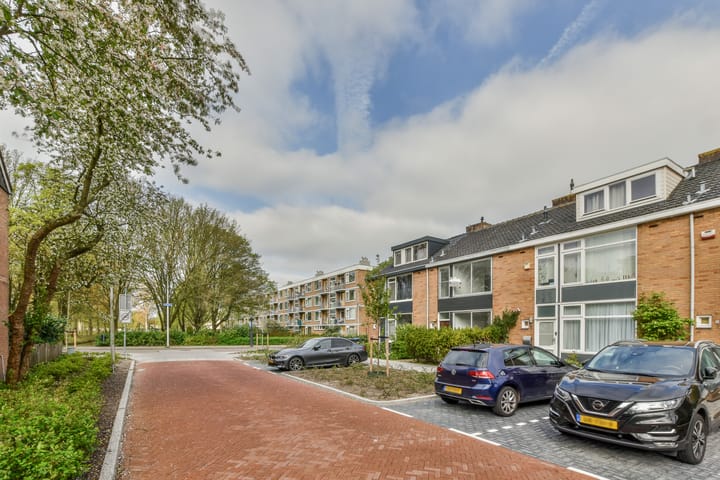 Photo 16 of Else Mauhsstraat 4