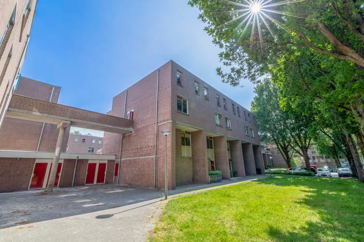 Robert Schumanring 242