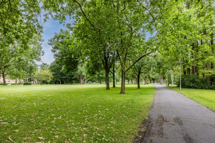 Photo 32 of Valkeniersweg 79-D