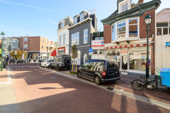 Photo 45 of Badhuisstraat 10