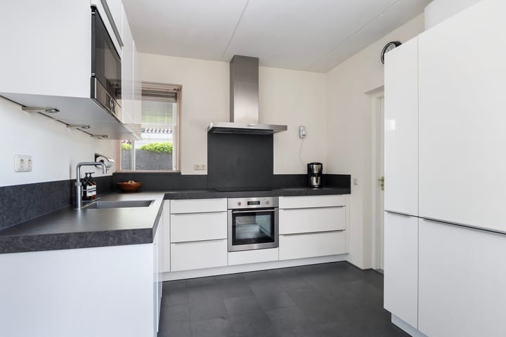 Foto 21 van Bernhardlaan 88