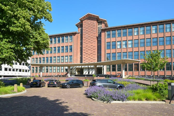 Plesmanweg 379