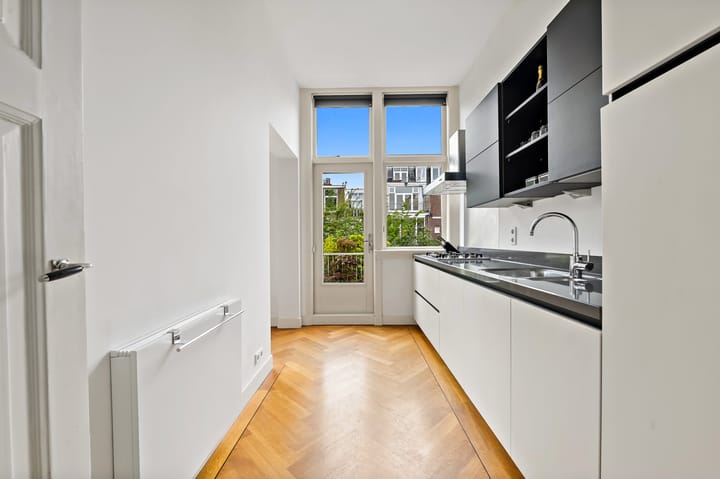 Foto 13 van Van Loostraat 81