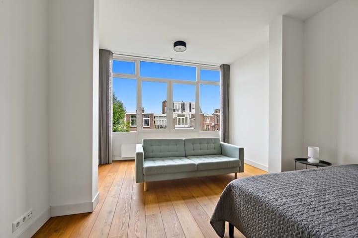 Foto 32 van Van Loostraat 81