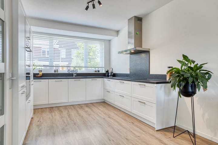 Photo 2 of Achterzoom 18