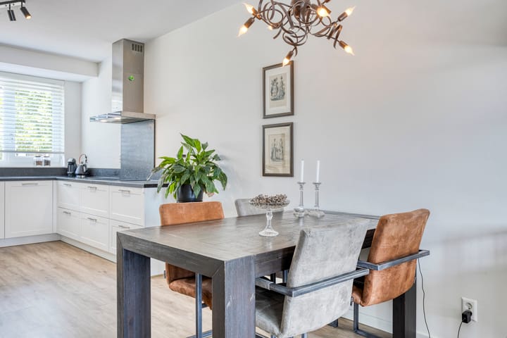 Photo 9 of Achterzoom 18