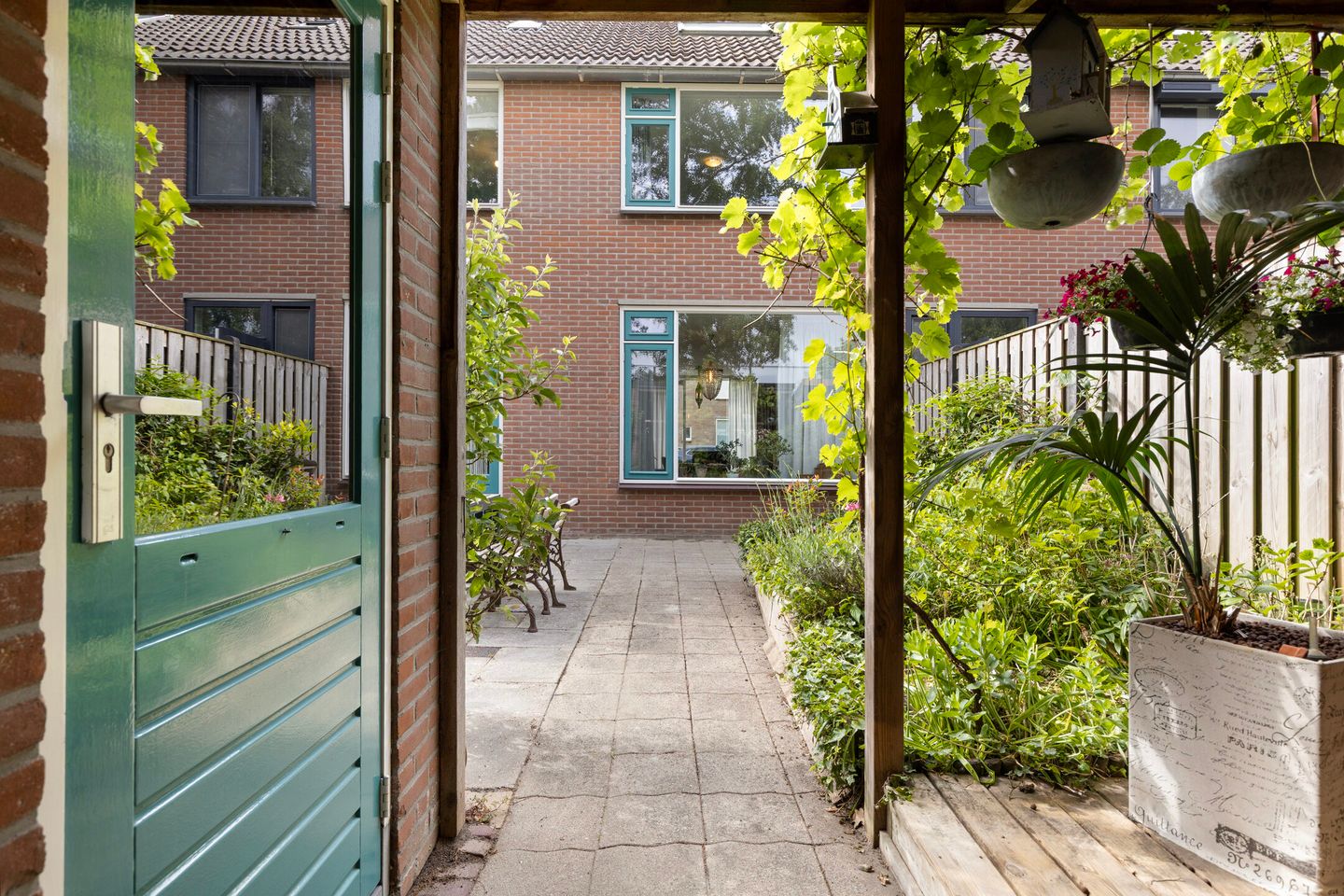 Photo 29 of Oostkruisstraat 15