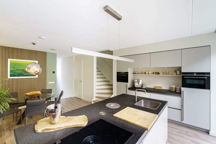 Photo 10 of Van Leeuwenhoekpark 52