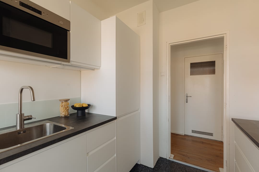 Photo 7 of Maassluisstraat 52