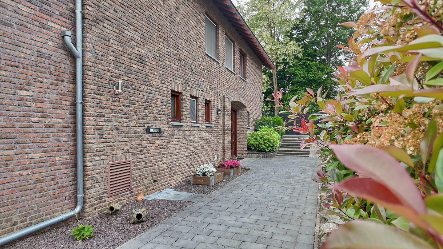 Photo 4 of Albert Cuypstraat 2