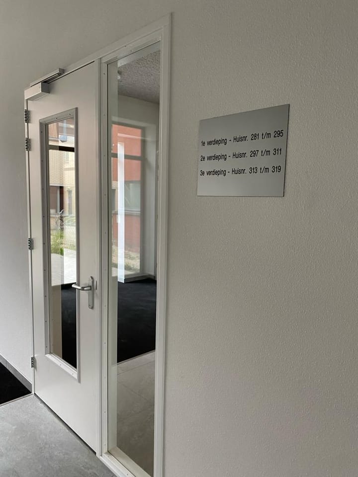 Foto 2 van August Allebéplein 319