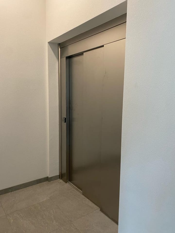 Foto 3 van August Allebéplein 319