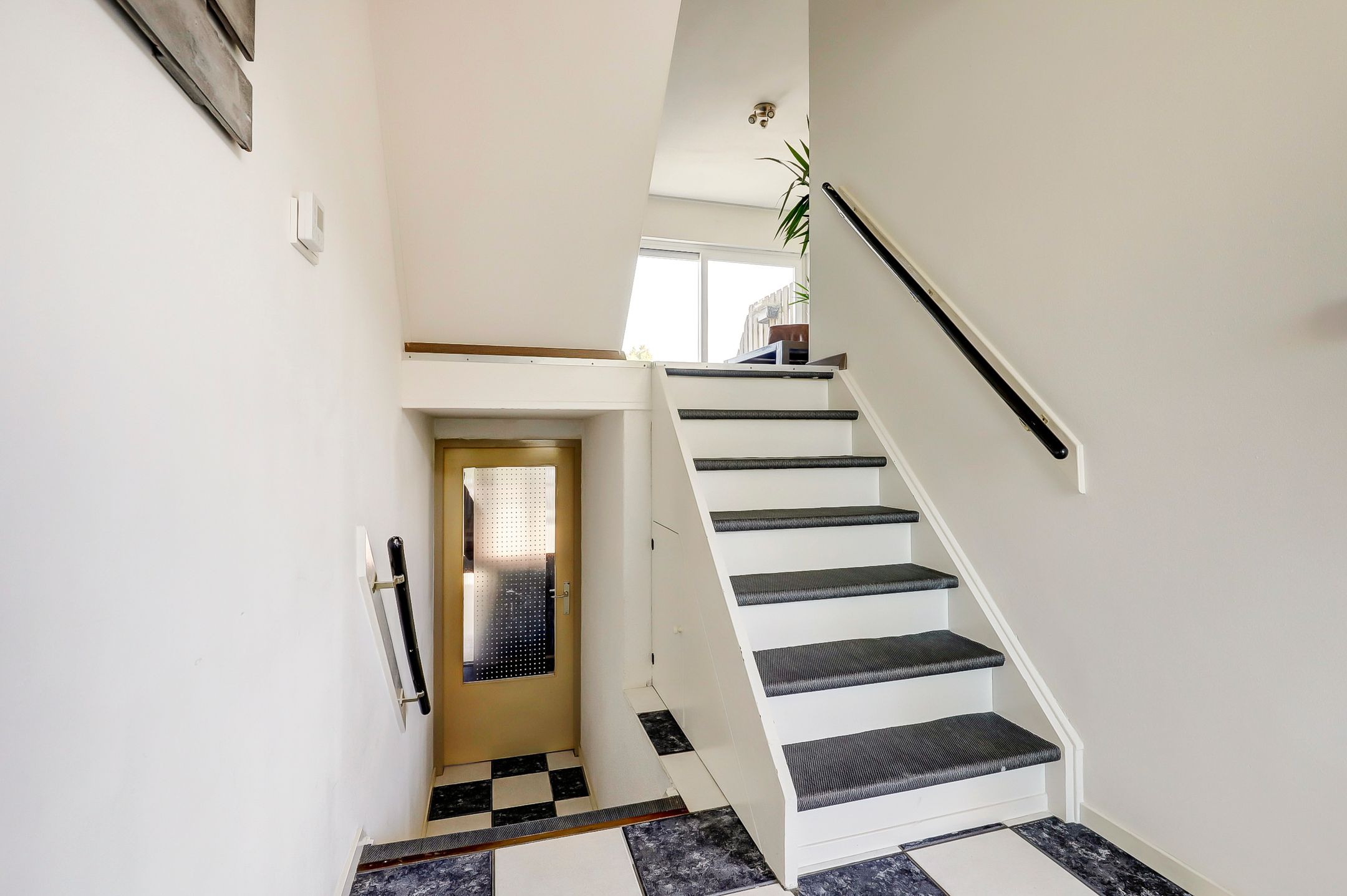 Foto 6 van Gouverneur Houbenstraat 16