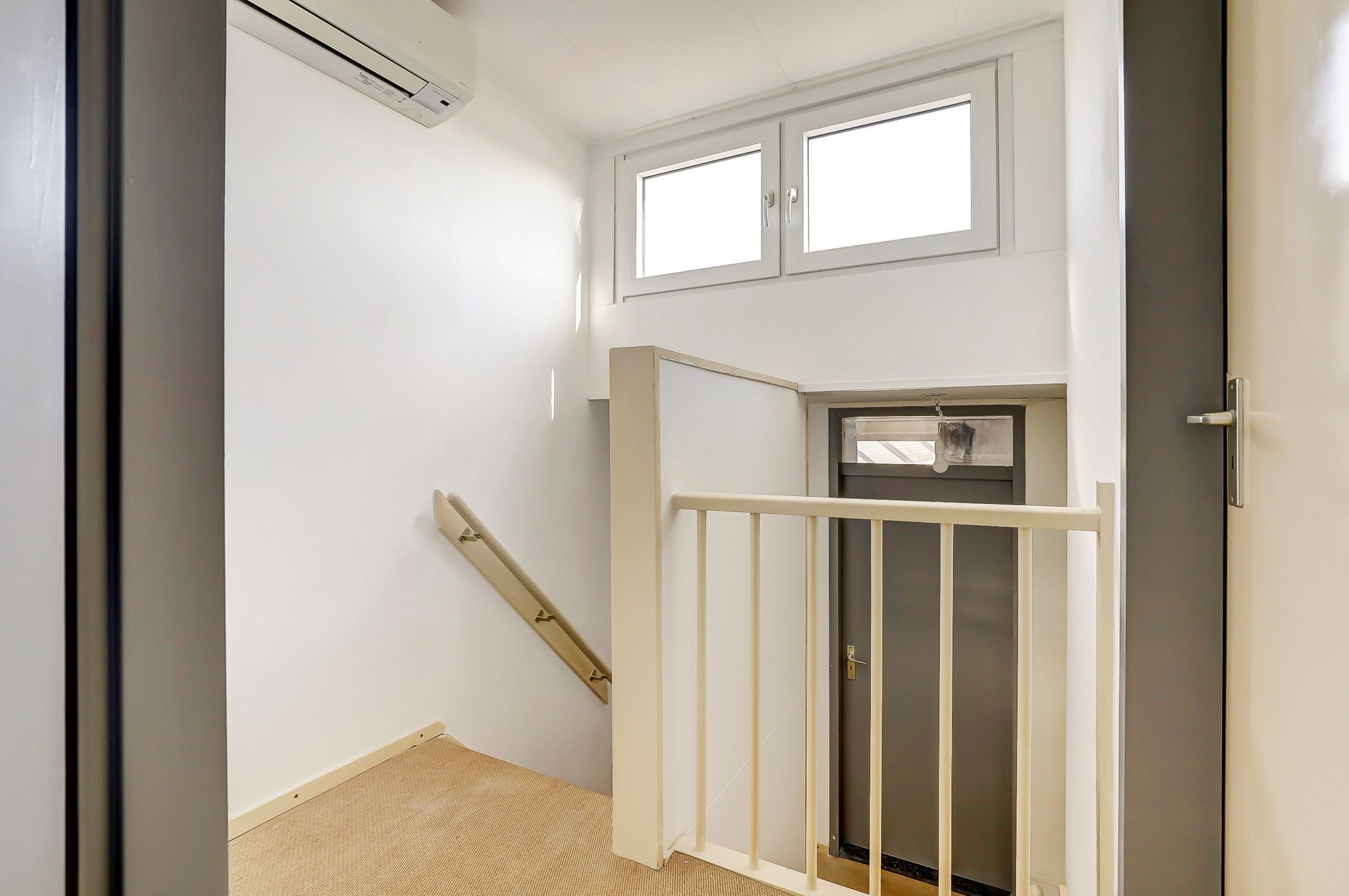 Foto 24 van Gouverneur Houbenstraat 16