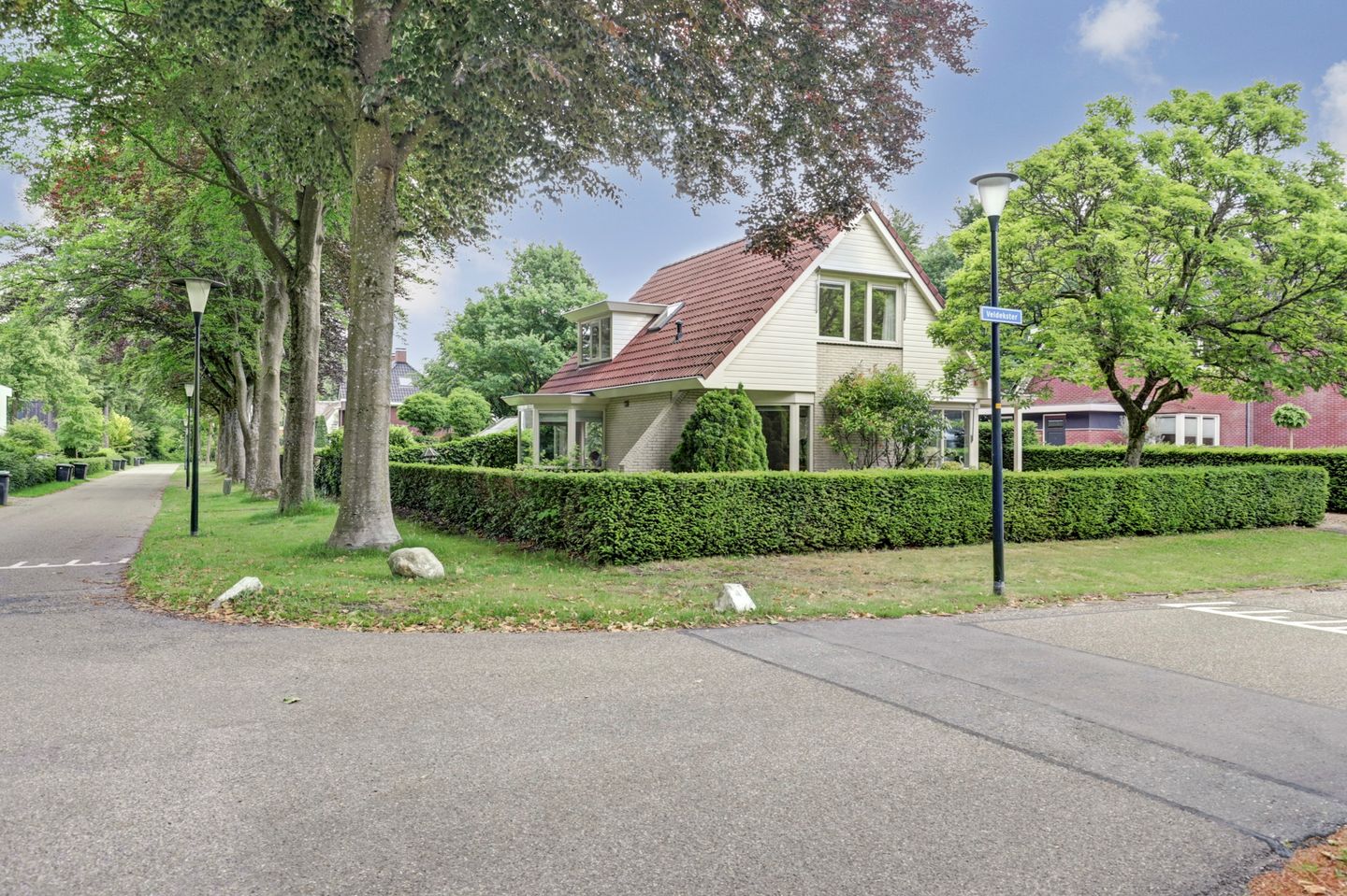 Foto 1 van Veldekster 42