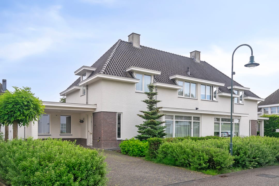 Foto 1 van Pinksterbloembeek 7