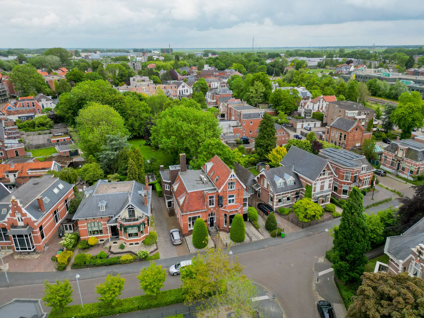 View photo 2 of Emmastraat 10