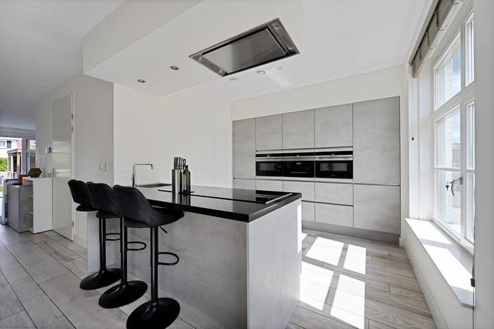 Photo 10 of Pim Mulierstraat 28