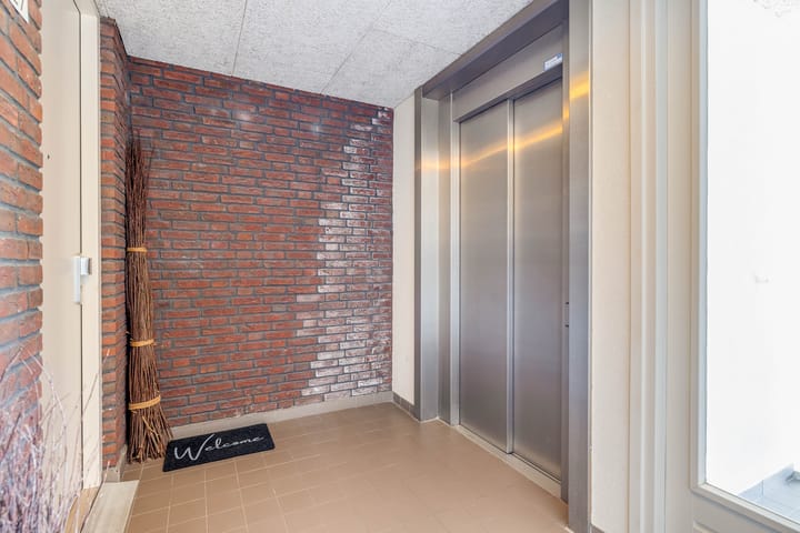 Photo 8 of Cortembergstraat 128