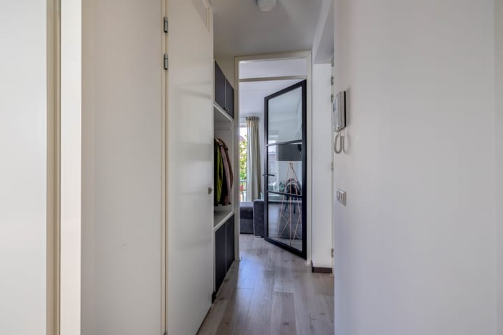 Photo 3 of Zuiderkerkstraat 3-C