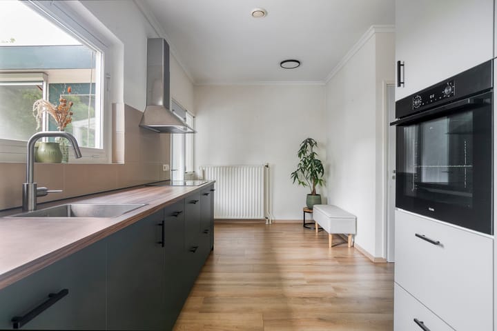 Photo 2 of Sint Josephstraat 12