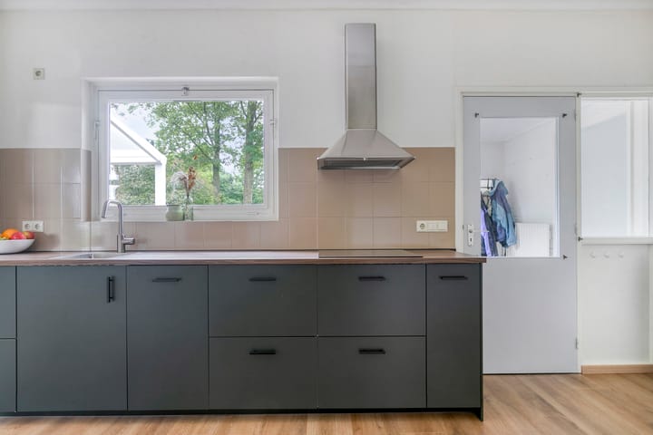 Photo 21 of Sint Josephstraat 12