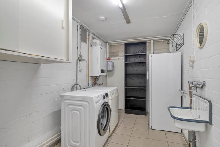 Photo 37 of Sint Josephstraat 12