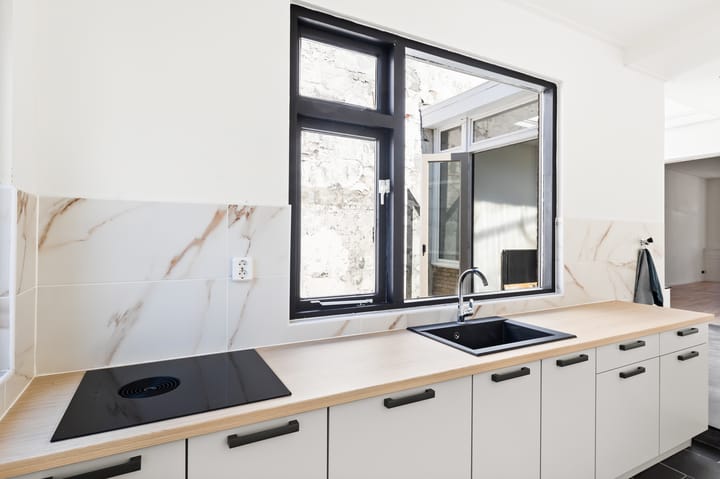 Photo 15 of Hobeinstraat 37