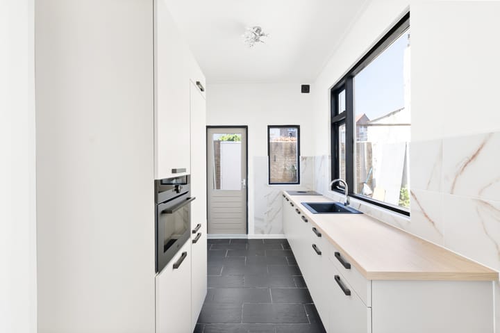 Photo 16 of Hobeinstraat 37