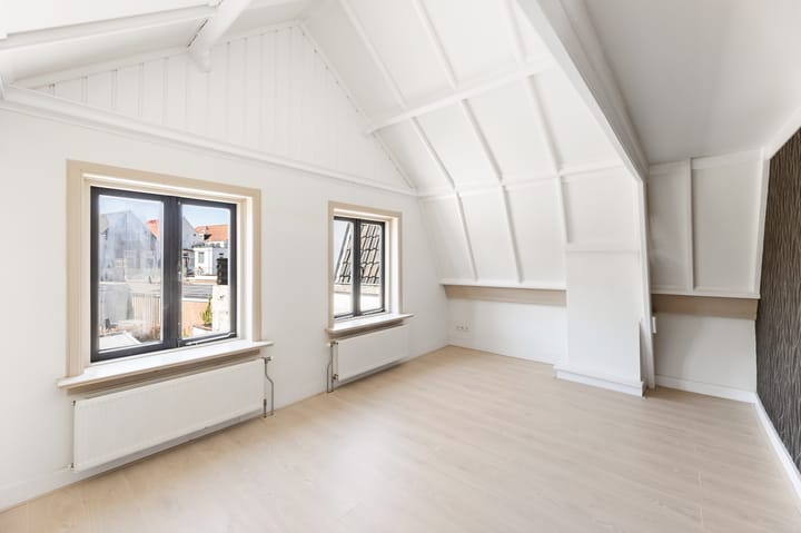 Photo 21 of Hobeinstraat 37