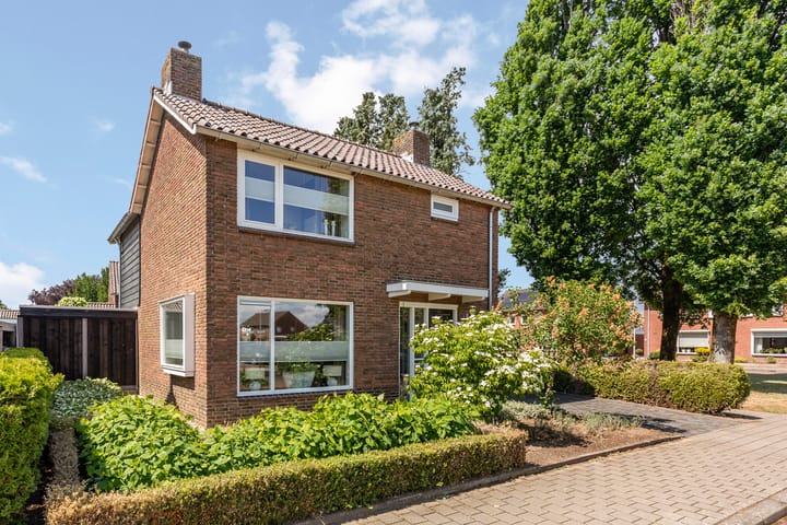 Photo 6 of Meester Lazonderstraat 25