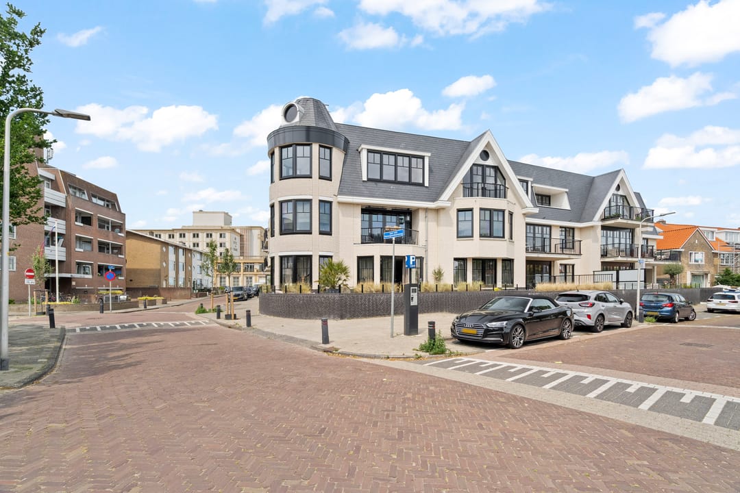 Photo 2 of Jan van Henegouwenweg 41