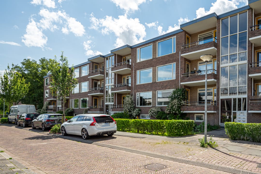 Photo 8 of Huygensstraat 119