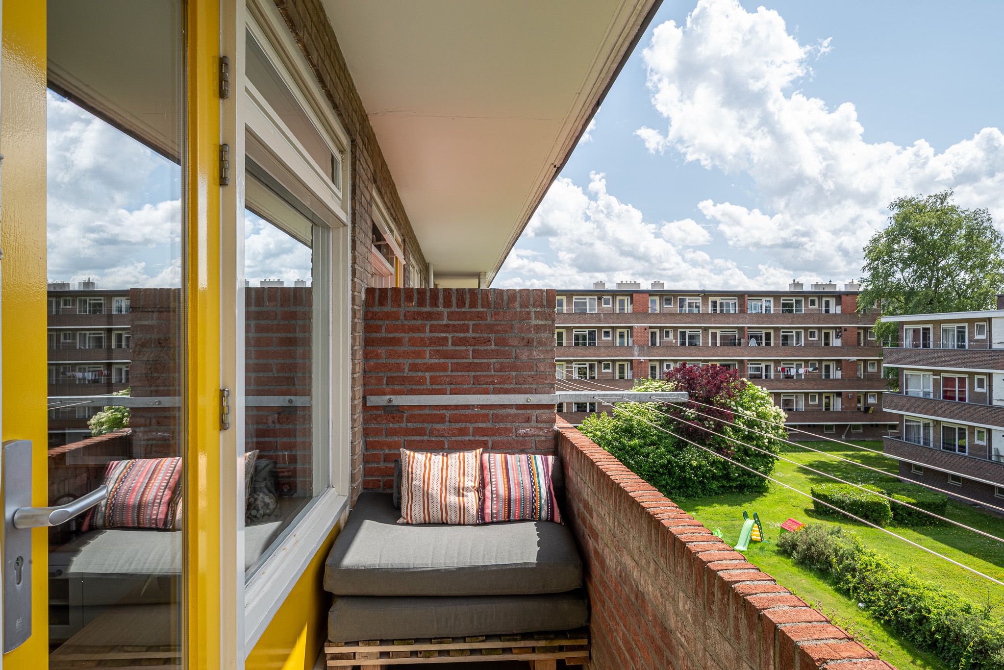 Photo 27 of Huygensstraat 119