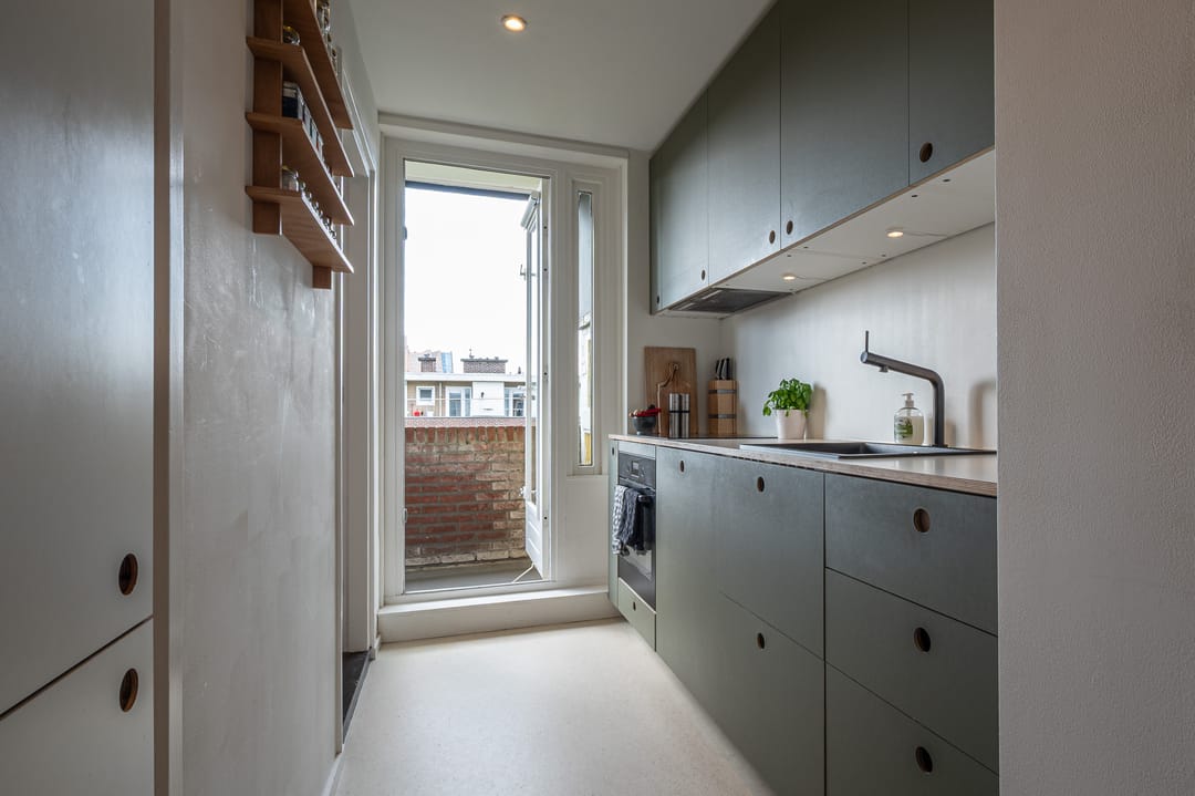 Photo 37 of Huygensstraat 119