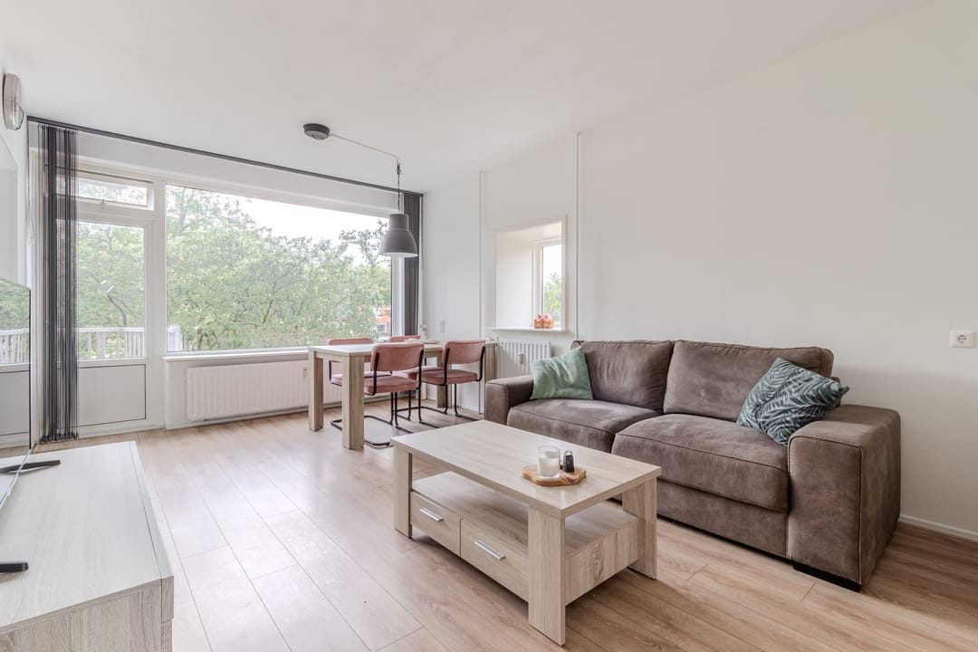 Photo 2 of Leeuwerikstraat 19