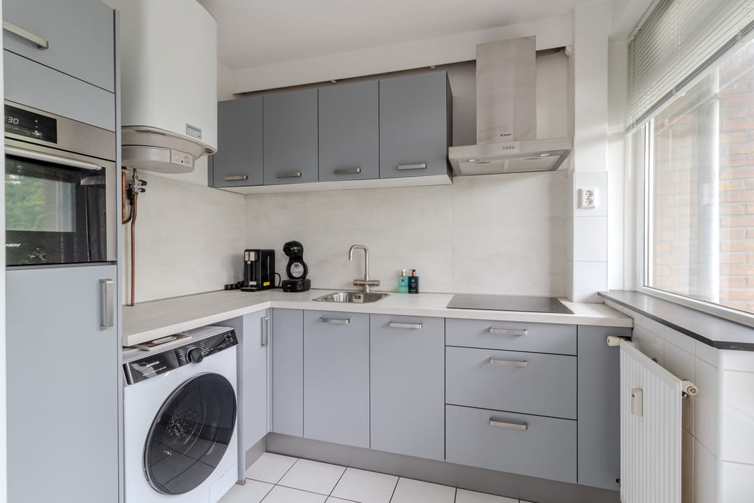 Photo 8 of Leeuwerikstraat 19