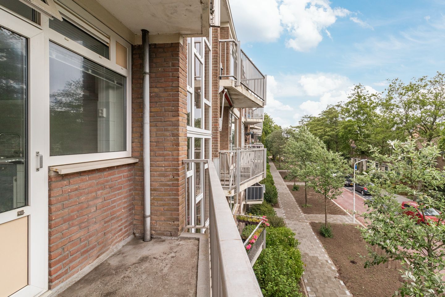 Photo 14 of Leeuwerikstraat 19