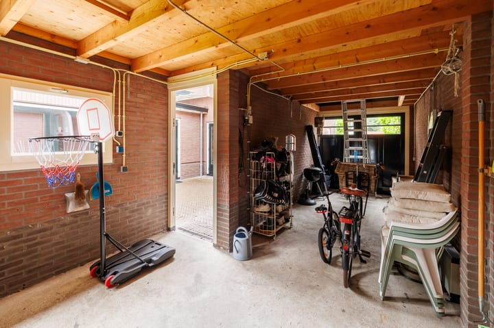 Foto 38 van van Irhovenlaan 12