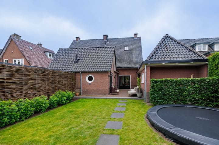 Foto 43 van van Irhovenlaan 12