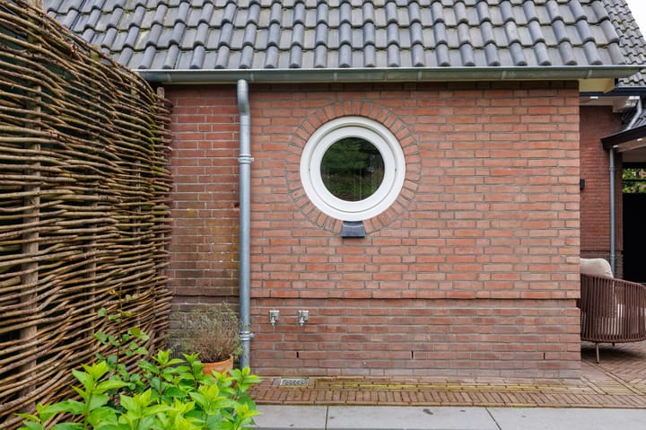 Foto 44 van van Irhovenlaan 12