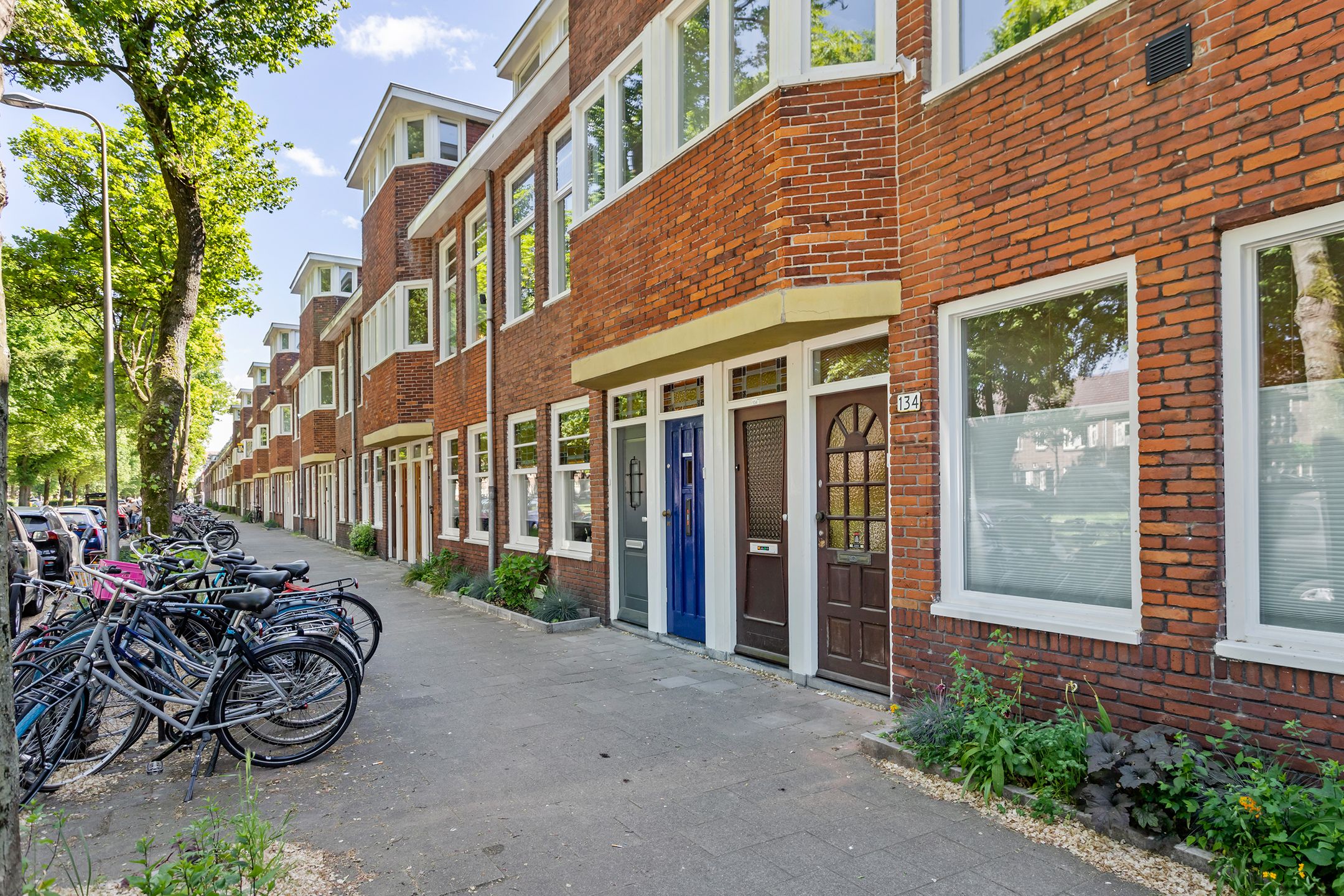 Photo 6 of Burgemeester van Tuyllkade 132-BS