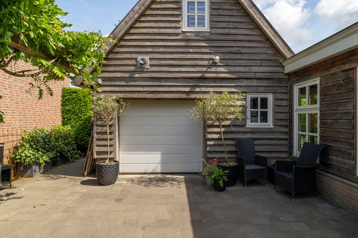 Photo 4 of Burgemeester van der Schansstraat 49