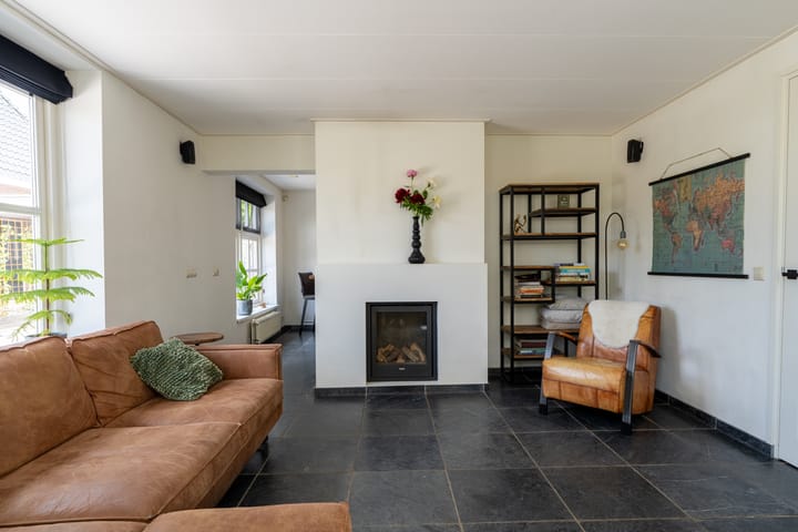 Photo 9 of Burgemeester van der Schansstraat 49